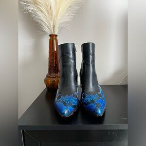 NWOT Dolls Kill Blue Snakeskin Boots